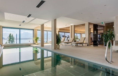 Montreux Apartment | Nice apartment for 4 guests with WIFI, hot tub, A/C, pool, TV, balcony, panoramic view and parking