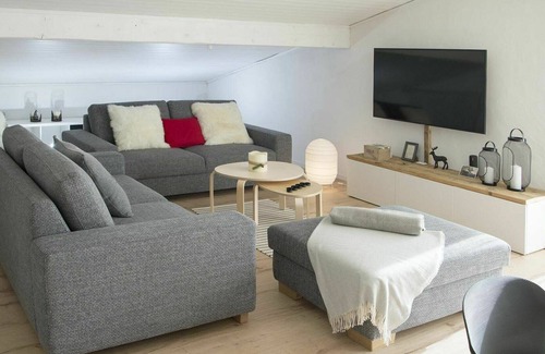 Valbella Apartment | Nice apartment for 4 people with WIFI, TV, balcony and parking