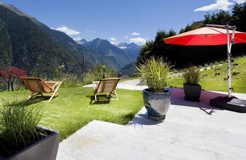 Leontica Apartment | Nice apartment for 4 guests with WIFI, TV, terrace, panoramic view and parking