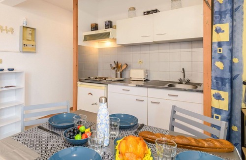 Mimizan-Plage Apartment | Nice apartment for 4 guests with WIFI, TV, pets allowed and parking