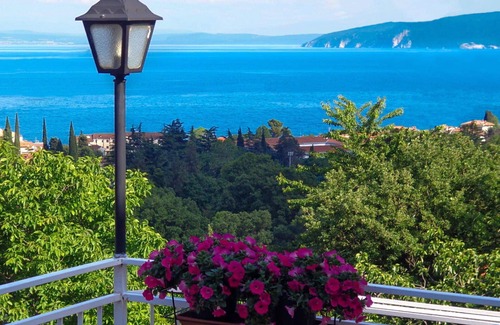 Sucici Apartment | Nice apartment for 4 guests with A/C, WIFI, TV and terrace