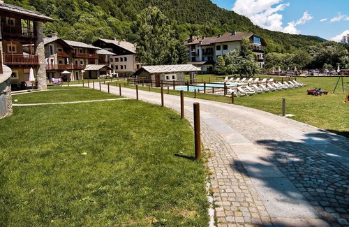 Sampeyre Apartment | Nice apartment for 4 people with pool, WIFI, TV, terrace and parking