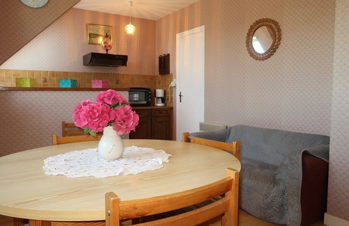 Goulien Apartment | Nice apartment for 4 people with WIFI, TV and pets allowed