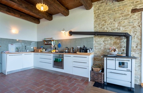 Murazzano Apartment | Nice apartment for 4 people with WIFI, terrace, pets allowed, panoramic view and parking