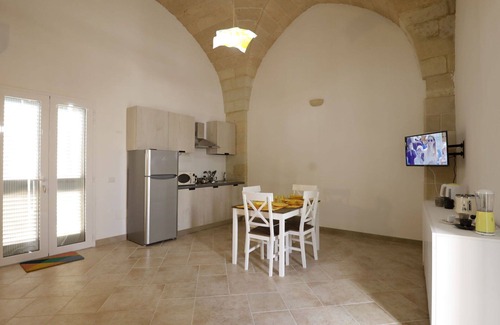 Vernole Apartment | Nice apartment for 4 people with WIFI, A/C, TV, pets allowed and parking
