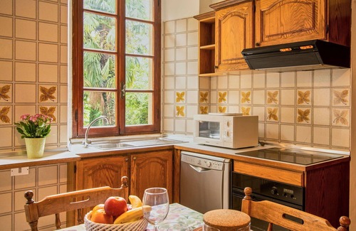 Tavernerio Apartment | Nice apartment for 4 people with WIFI, TV, patio, pets allowed and parking