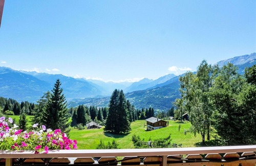 Lens Apartment | Nice apartment for 4 people with WIFI, TV, balcony, pets allowed and parking