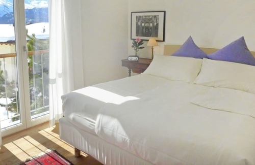Samedan Apartment | Nice apartment for 4 people with WIFI, TV, balcony, pets allowed and parking