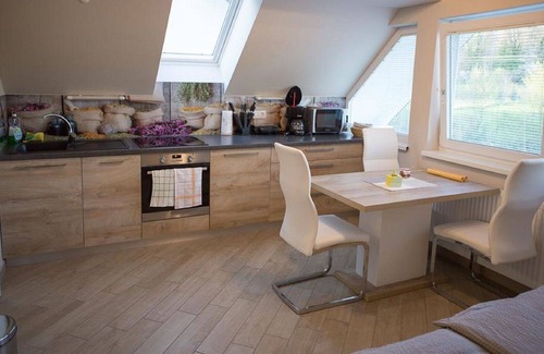 Lesce Apartment | Nice apartment for 4 guests with A/C, WIFI, pool, TV, patio and parking