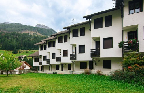 Moena Apartment | Nice apartment for 5 guests with WIFI, TV and patio