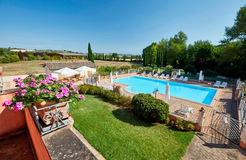 San Brizio Apartment | Nice apartment for 5 guests with WIFI, pool, TV, balcony and pets allowed, close to Spoleto