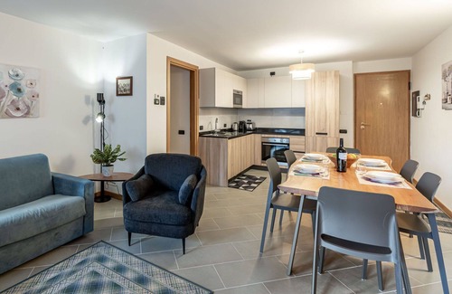 Alba Apartment | Nice apartment for 5 people with hot tub, WIFI, TV and balcony