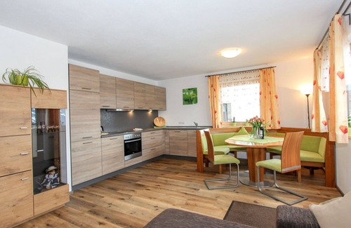 Distelberg Apartment | Nice apartment for 6 guests with WIFI, TV, patio and panoramic view