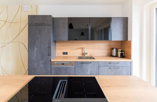 Fronhausen Apartment | Nice apartment for 6 guests with WIFI, TV, patio and parking
