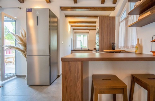 Artatore Apartment | Nice apartment for 6 guests with WIFI, A/C, hot tub, TV and terrace