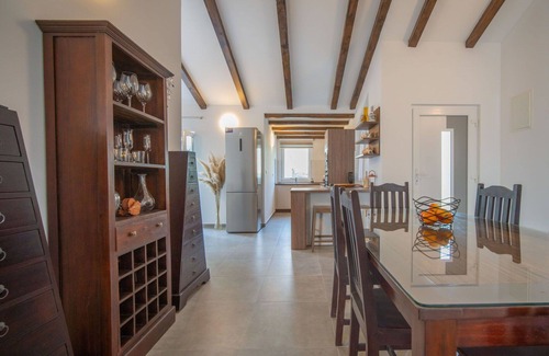 Artatore Apartment | Nice apartment for 6 guests with WIFI, A/C, hot tub, TV and terrace