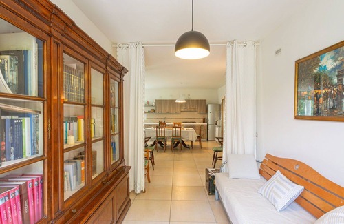 Pineto Apartment | Nice apartment for 6 guests with WIFI, TV, terrace, pets allowed, panoramic view and parking