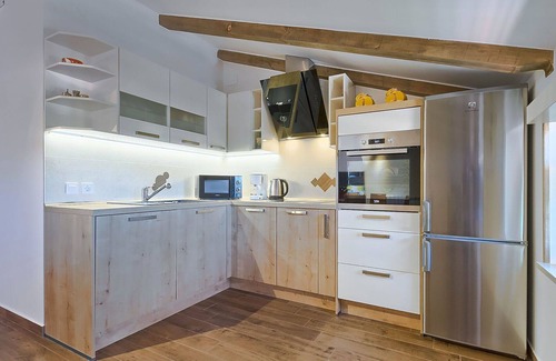 Valica Apartment | Nice apartment for 6 people with WIFI, A/C, private pool, TV and terrace