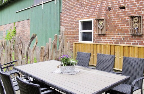 Armstorf Apartment | Nice apartment for 8 guests with WIFI, TV, patio and parking
