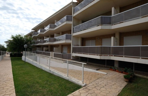 Alcanar Apartment | Nice apartment for 8 people with WIFI, A/C, pool, TV, balcony and parking