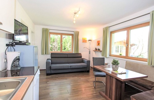 Kapfing Apartment | Nice apartment for 4 people with WIFI, TV and patio