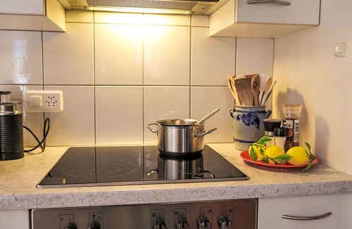 Kandersteg Apartment | Nice apartment for 4 guests with WIFI, TV, balcony, pets allowed, panoramic view and parking