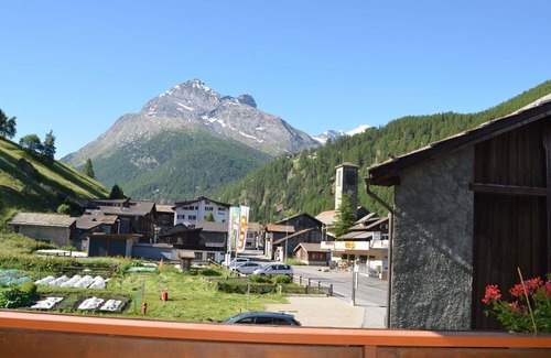 Saas Grund Apartment | Nice apartment for 4 people with WIFI, TV, balcony and pets allowed