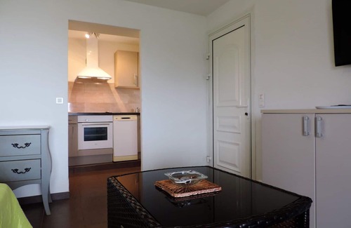 Partinello Apartment | Nice apartment for 2 people with A/C, WIFI, TV, patio, pets allowed, panoramic view and parking
