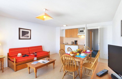 Germ Apartment | Nice apartment for 8 guests with WIFI, pool, hot tub, TV, balcony and pets allowed