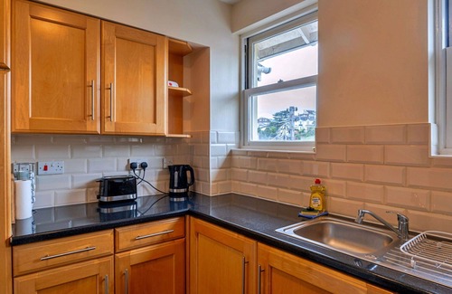 Teignmouth Apartment | Nice apartment for 4 guests with WIFI and balcony