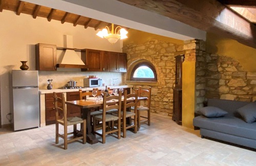 Guardistallo Apartment | Nice apartment for 4 guests with A/C, WIFI, pool, TV, pets allowed, panoramic view and parking