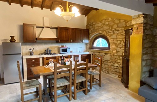 Guardistallo Apartment | Nice apartment for 4 guests with A/C, WIFI, pool, TV, pets allowed, panoramic view and parking