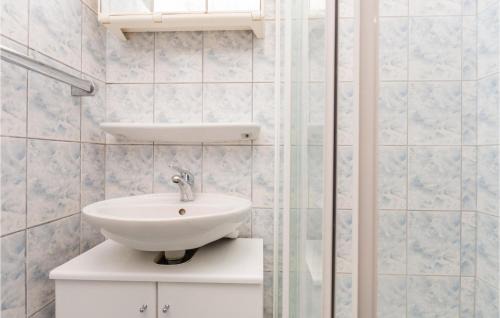 Sveti Filip i Jakov Apartment | Nice Apartment In Sveti Filip I Jakov