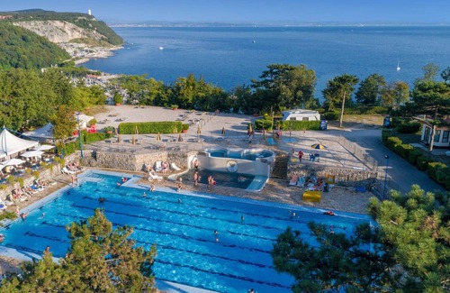 Duino-Aurisina House | Nice apartment in villa for 6 guests with A/C, WIFI, pool, TV and parking
