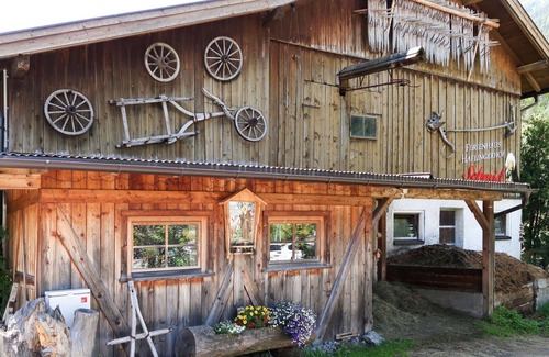 Kaunertal Villa | Nice apartment in villa for 4 guests with WIFI, TV, patio and pets allowed