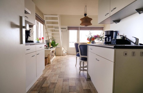 Bruinisse Apartment | Nice apartment in Bruinisse