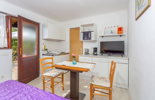 Municipality of Omisalj Apartment | Nice apartment in Omisalj with WiFi