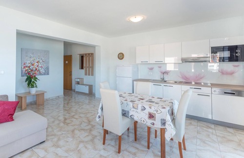 Povljana Apartment | Nice apartment in Povljana