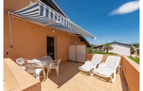 Nin Apartment | Nice Apartment In Privlaka With Wifi
