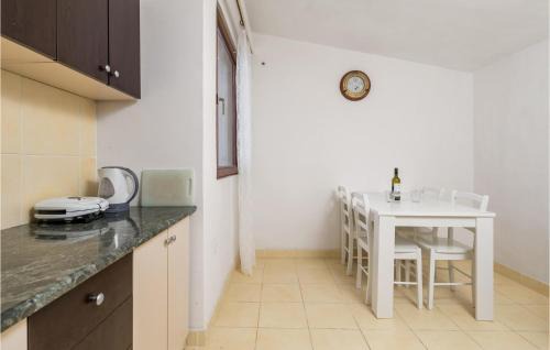 Senj Apartment | Nice Apartment In Starigrad