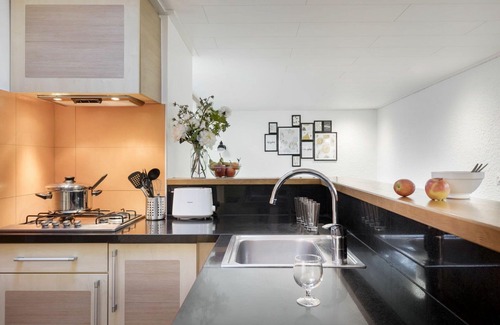 Les Barils House | Nice apartment in villa for 6 people with WIFI, pool, hot tub, TV, terrace and parking