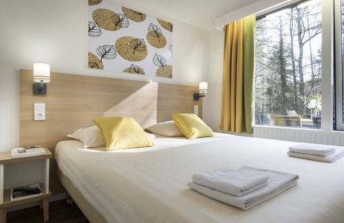 Les Barils House | Nice apartment in villa for 6 people with WIFI, pool, hot tub, TV, terrace and parking