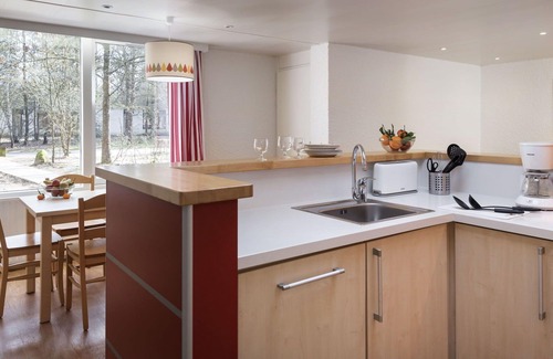 Les Barils House | Nice apartment in villa for 4 people with pool, WIFI, hot tub, TV, terrace and parking