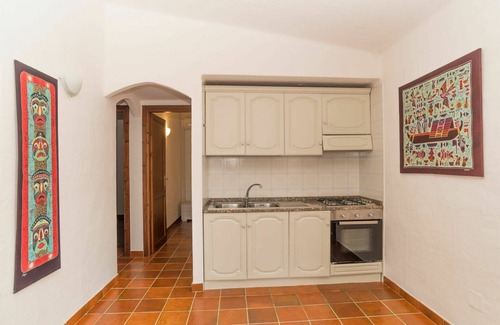 Sant'Elmo House | Nice apartment in villa for 10 people with A/C, TV, terrace and pets allowed