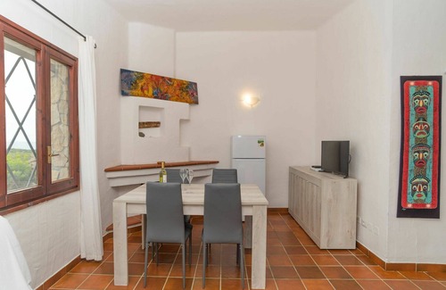 Sant'Elmo House | Nice apartment in villa for 10 people with A/C, TV, terrace and pets allowed
