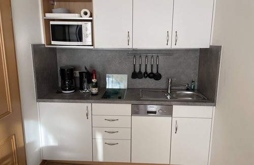 Sellin Villa | Nice apartment in villa for 4 people with WIFI, TV, terrace and pets allowed