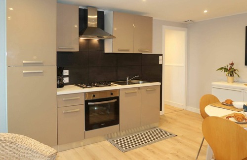 Plozevet Villa | Nice apartment in villa for 4 guests with WIFI