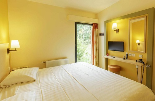 Hattigny House | Nice apartment in villa for 6 people with pool, WIFI, hot tub, TV and terrace