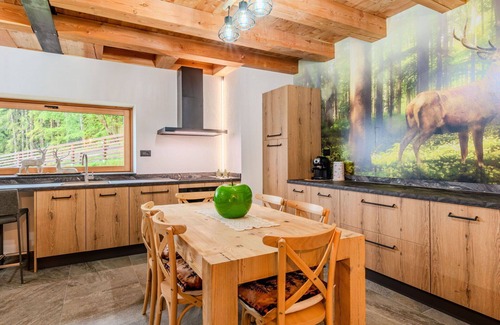 Livo Villa | Nice apartment in villa for 12 guests with WIFI, TV and patio