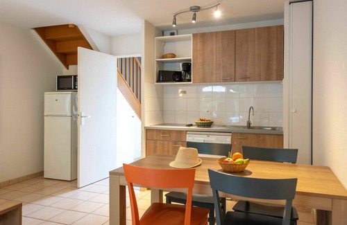 Saumur House | Nice apartment in villa for 4 people with pool, internet, TV, terrace, pets allowed and parking